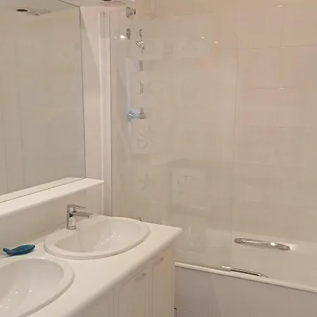 Apartment Vue A La Rochelle 6 Pers. - Fr-1-551-57